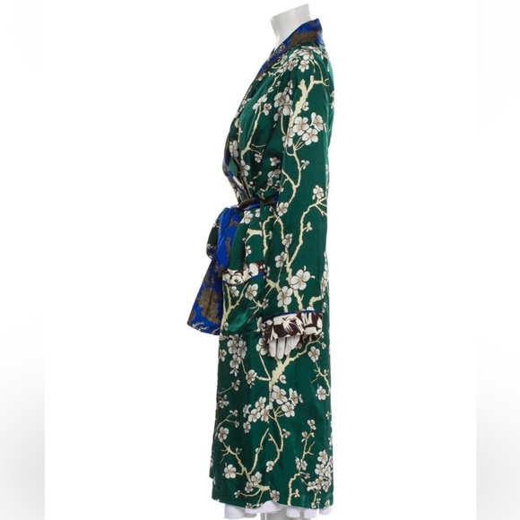 Warm Floral Green and Blue Robe - Picture 2 of 3